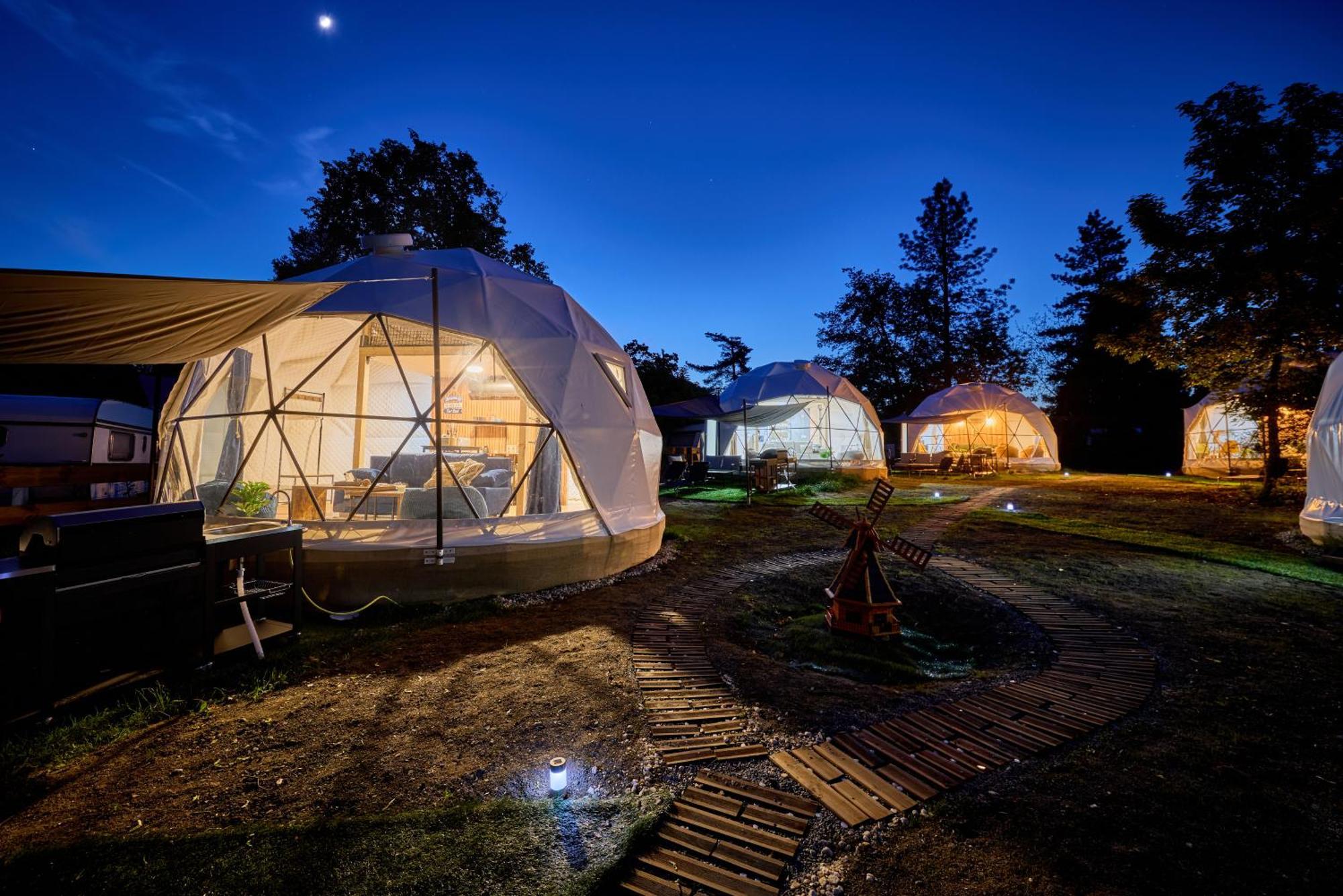 فندق Glamping Slapy المظهر الخارجي الصورة