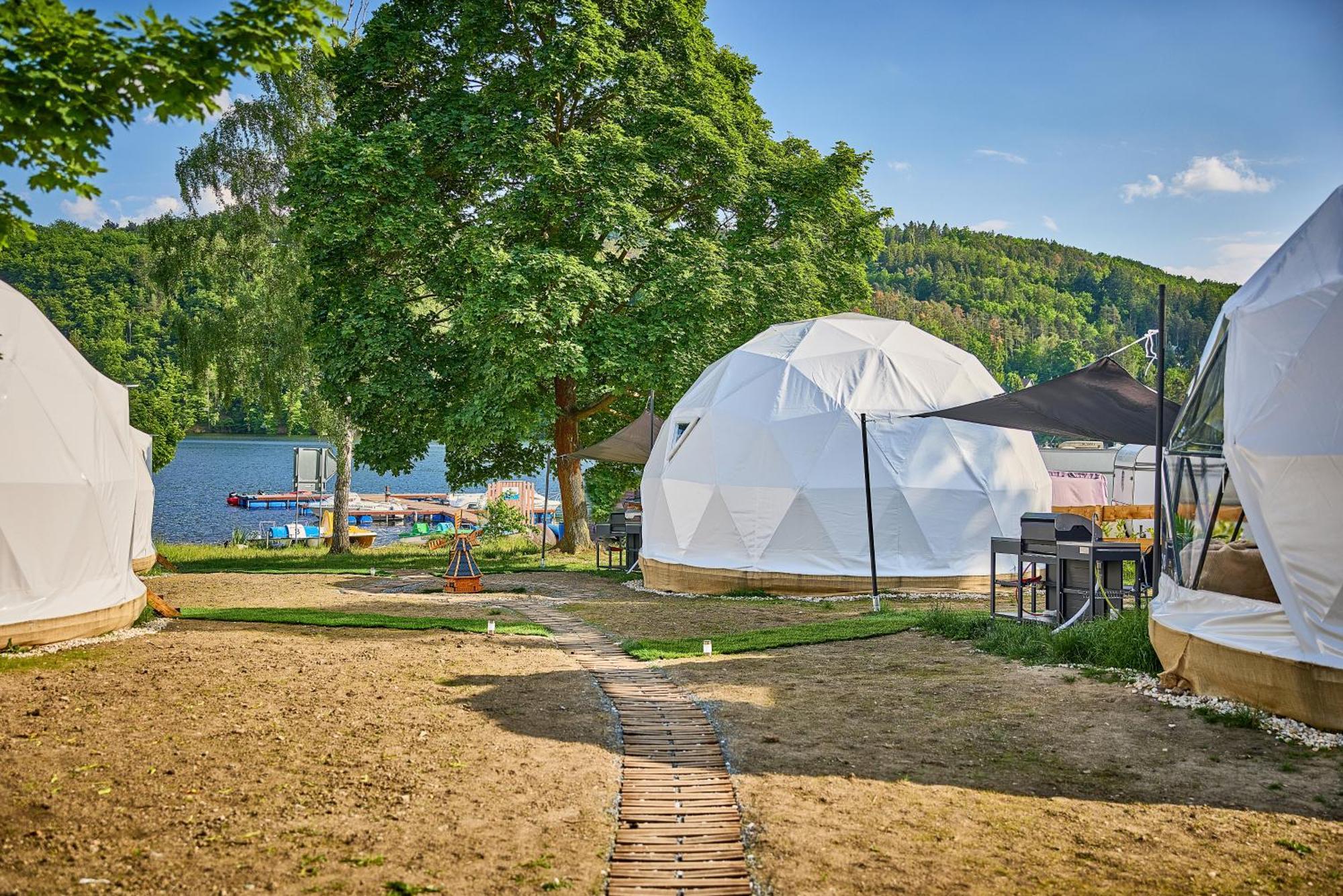 فندق Glamping Slapy المظهر الخارجي الصورة